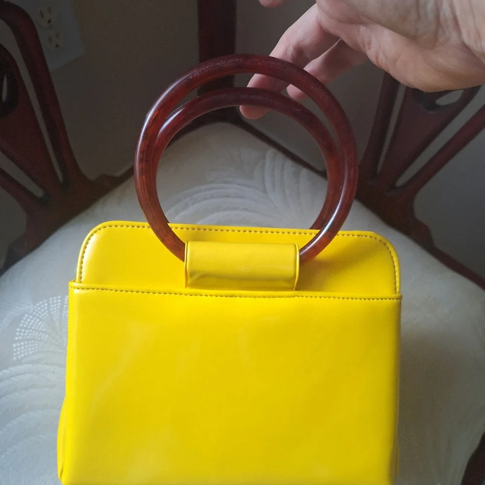Vintage 60's Preloved Yellow Handbag with Plastic Handles - Picture 2 of 7